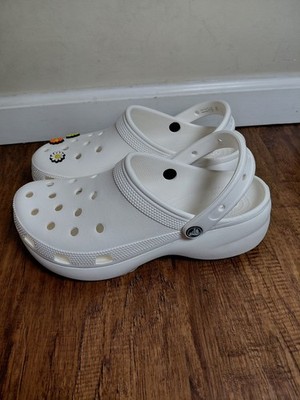Crocs Classic Platform Clog Womens Size 11 White Casual Lifestyle Summer Sandals