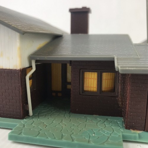 Vintage Locomotive Train Railway Toy House & Out Building - Picture 2 of 12