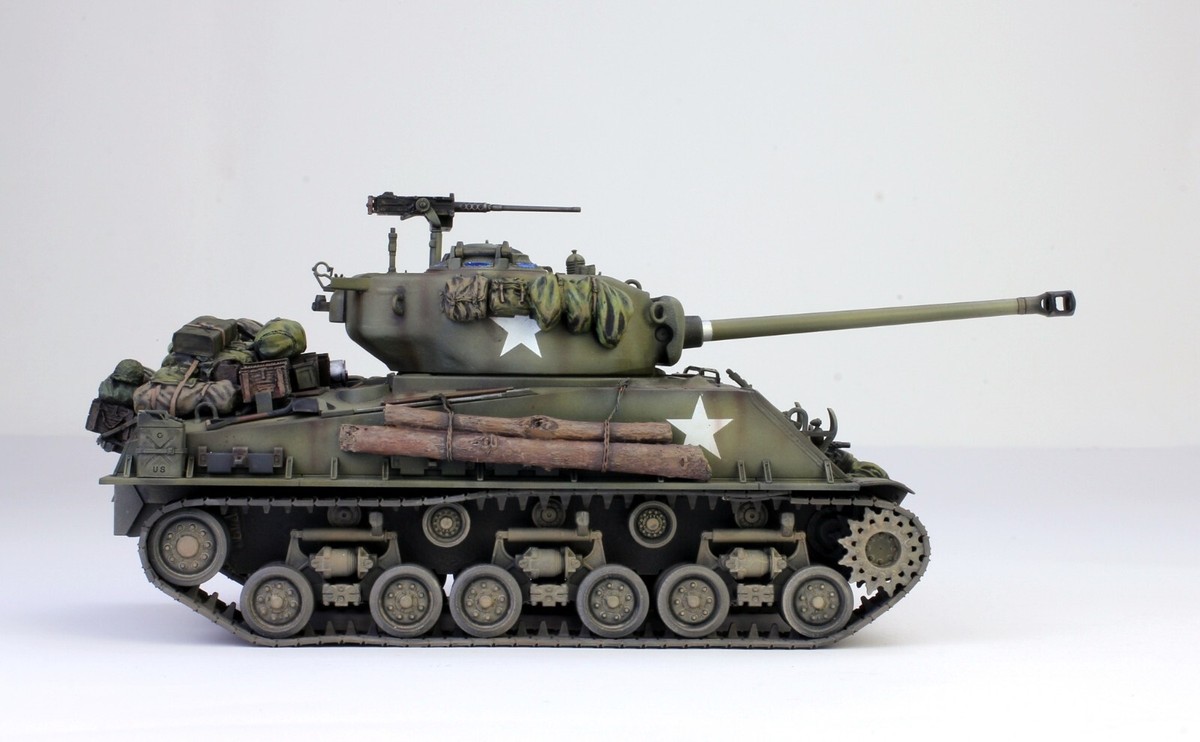 PreSale Easy Eight M4A3E8 Sherman tank 1:35 Pro Built Model
