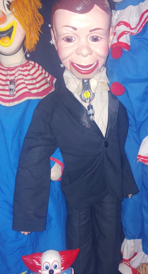 Check Out This Demonic Ventriloquist Haunted Doll Very Active Phantoms