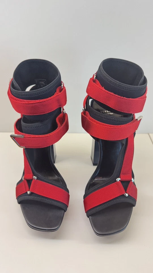 范思哲氯丁橡胶厚底凉鞋意大利 40 码黑色/红色/海军蓝/薄色全新无标签 1225 美元 — 第 2/4 张图片