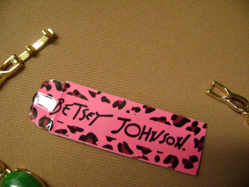NUEVO CON ETIQUETAS - PULSERA BETSEY JOHNSON IMITACIÓN PIEDRA VERDE/NARANJA CRISTAL. VENDEDOR DE ESTADOS UNIDOS Foto 3 de 4
