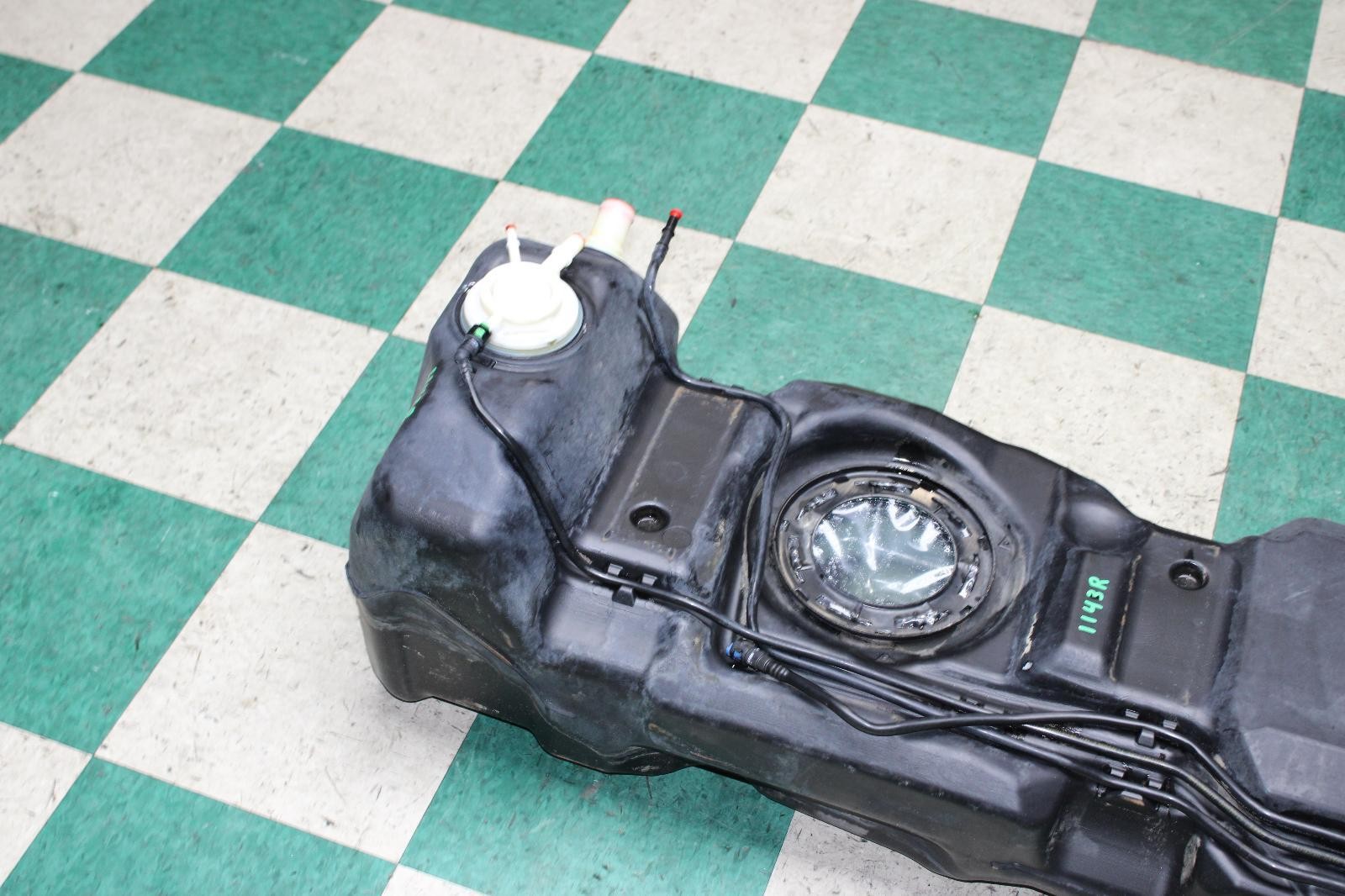 07-18 Wrangler 22.5 Gallon Gasoline Gas Fuel Tank Reservoir Assembly Factory OEM thumbnail 6