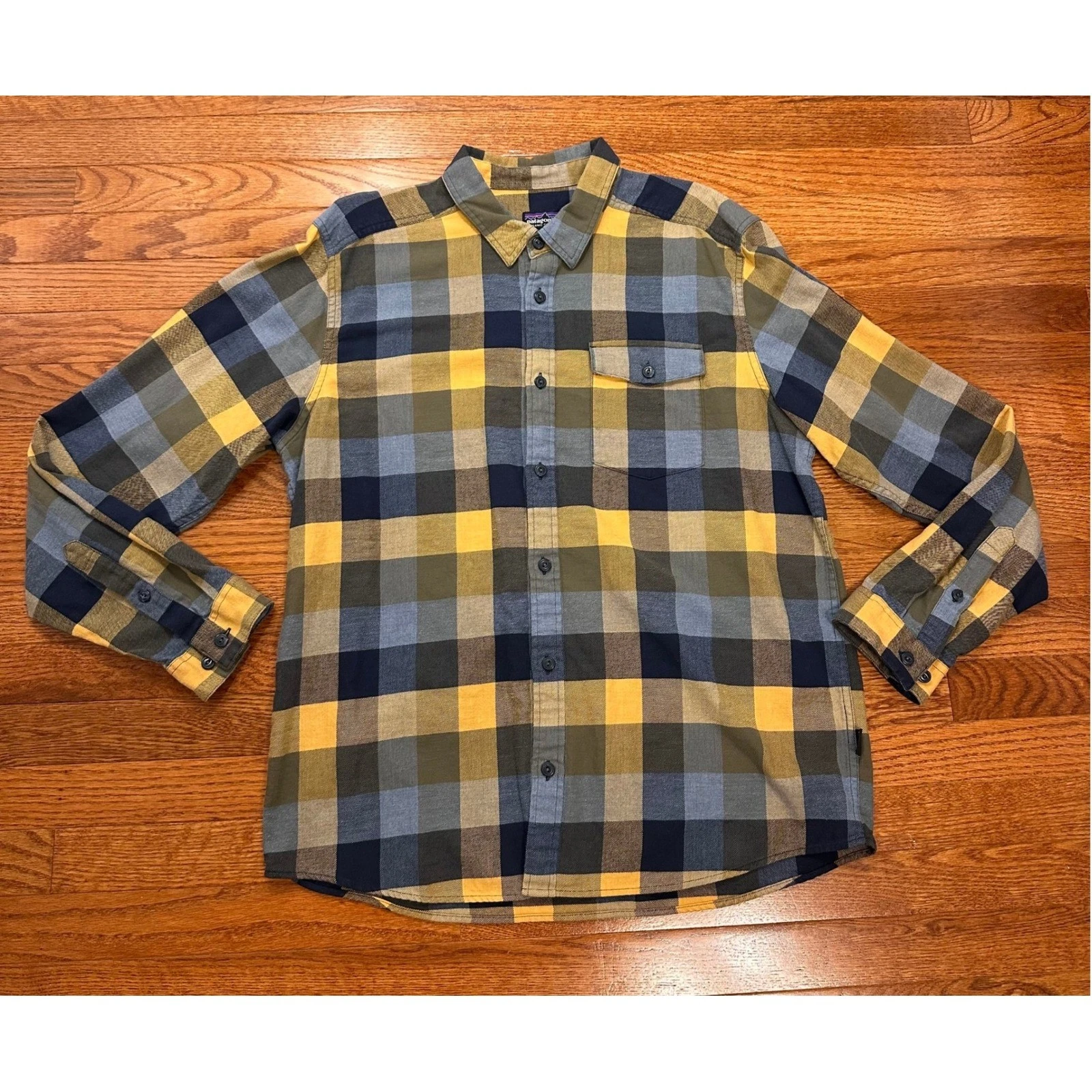 Patagonia Lightweight Fjord Flannel Shirt Mens Large Plaid Hiking Rugged Outdoor