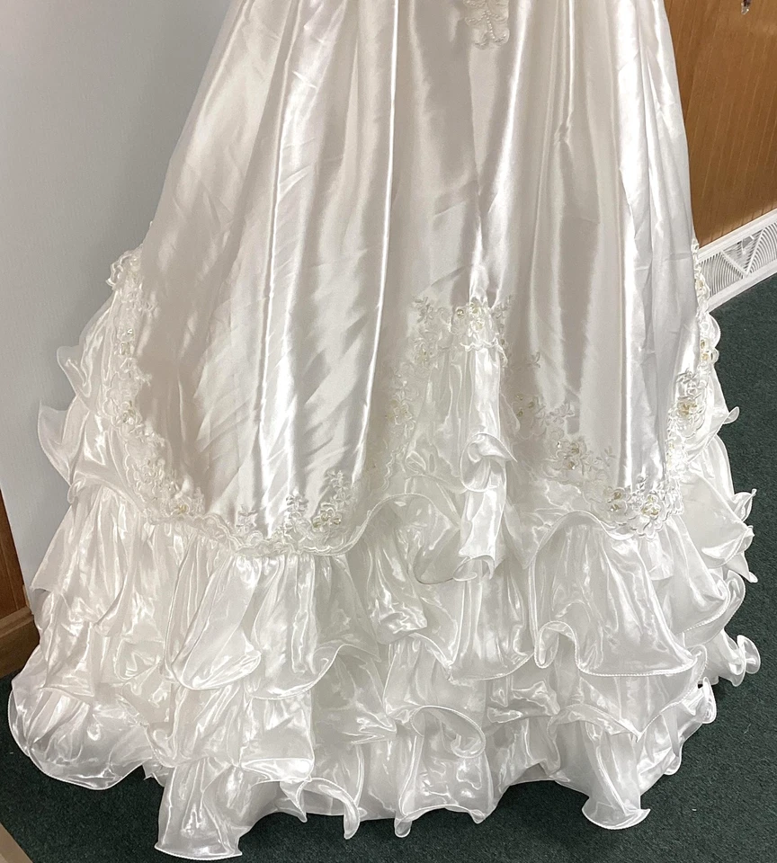 Ruffles Galore!  White Super Soft Sati Short Sleeve Wedding Dress Gown Size 16 - Image 4 of 4