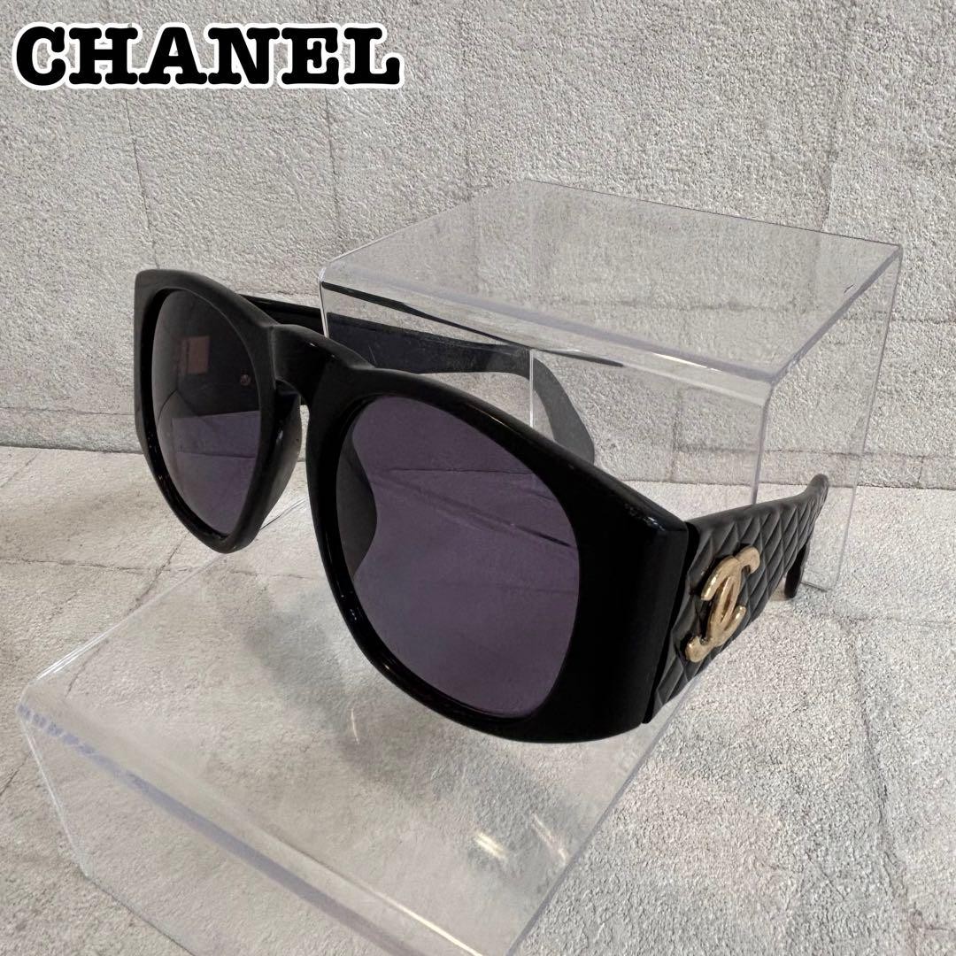 CHANEL Coco Mark Quilted Square Sunglasses with Logo Detail