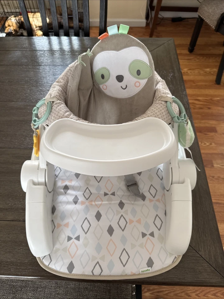 Asiento de piso infantil Ingenuity Prop Spot 2:1 - verde Foto 2 de 4