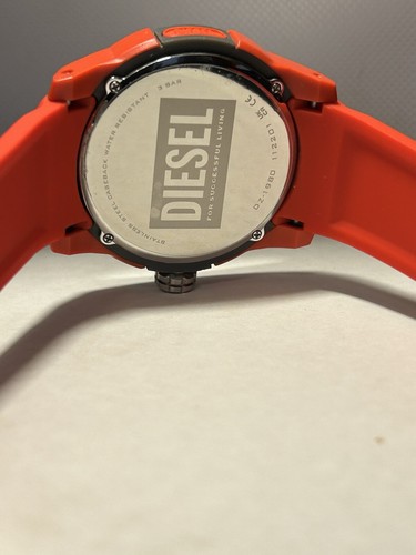 DIESEL Men's Red Silicone Double-Up Wristwatch NEW CONDITION, PERFECT LOOK A++ - Picture 9 of 9