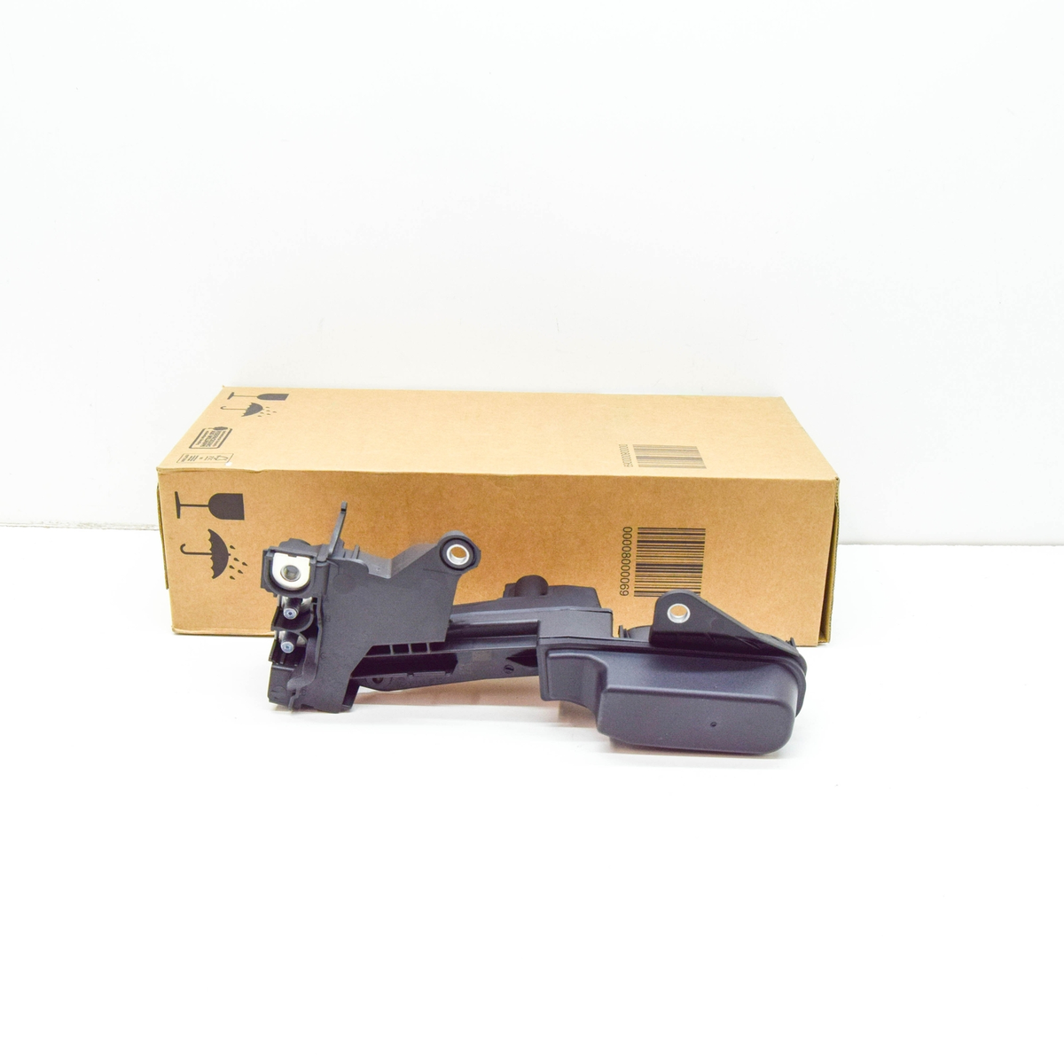 NEW BMW 3 G20 JUMP START BATTERY VOLTAGE TERMINAL 61146842526