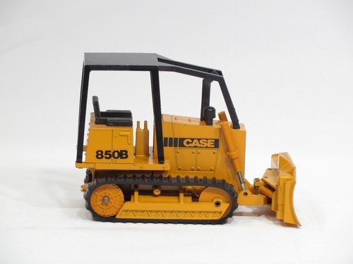 Case 850B Dozer - o/c - 1/35 - NZG #176 - No Box - Picture 2 of 5