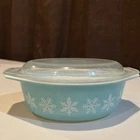 Vintage PYREX Turquoise Blue Snowflake Casserole Dish  1-1/2 QT with Lid USA
