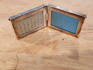 Cornice pieghevole fotografica Tiffany & Co argento sterling .925 con calendario perpetuo