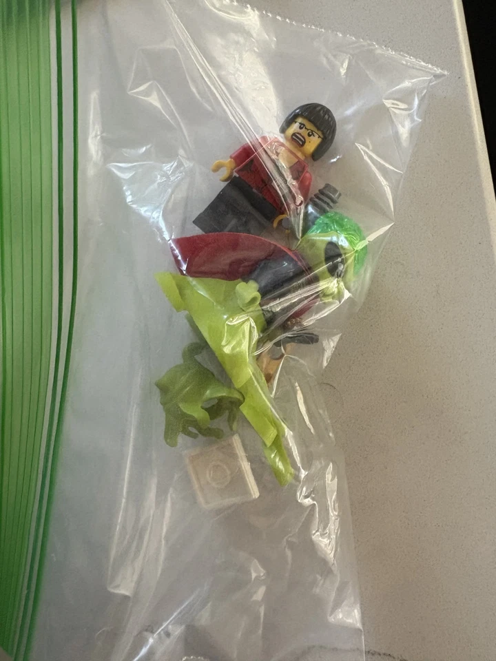 Lego 7065 Alien Mothership Space Alien Conquest 100% complete w/ minifigures - Image 2 of 2