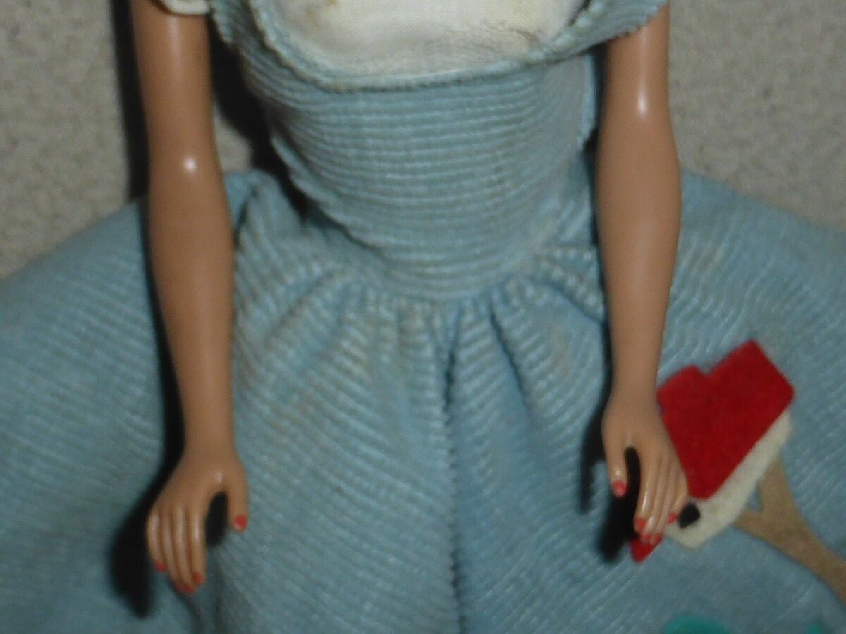VINTAGE 1963 BARBIE FASHION QUEEN DOLL W FRIDAY NITE DATE VINTAGE 1963 BARBIE FASHION QUEEN DOLL W FRIDAY NITE DATE