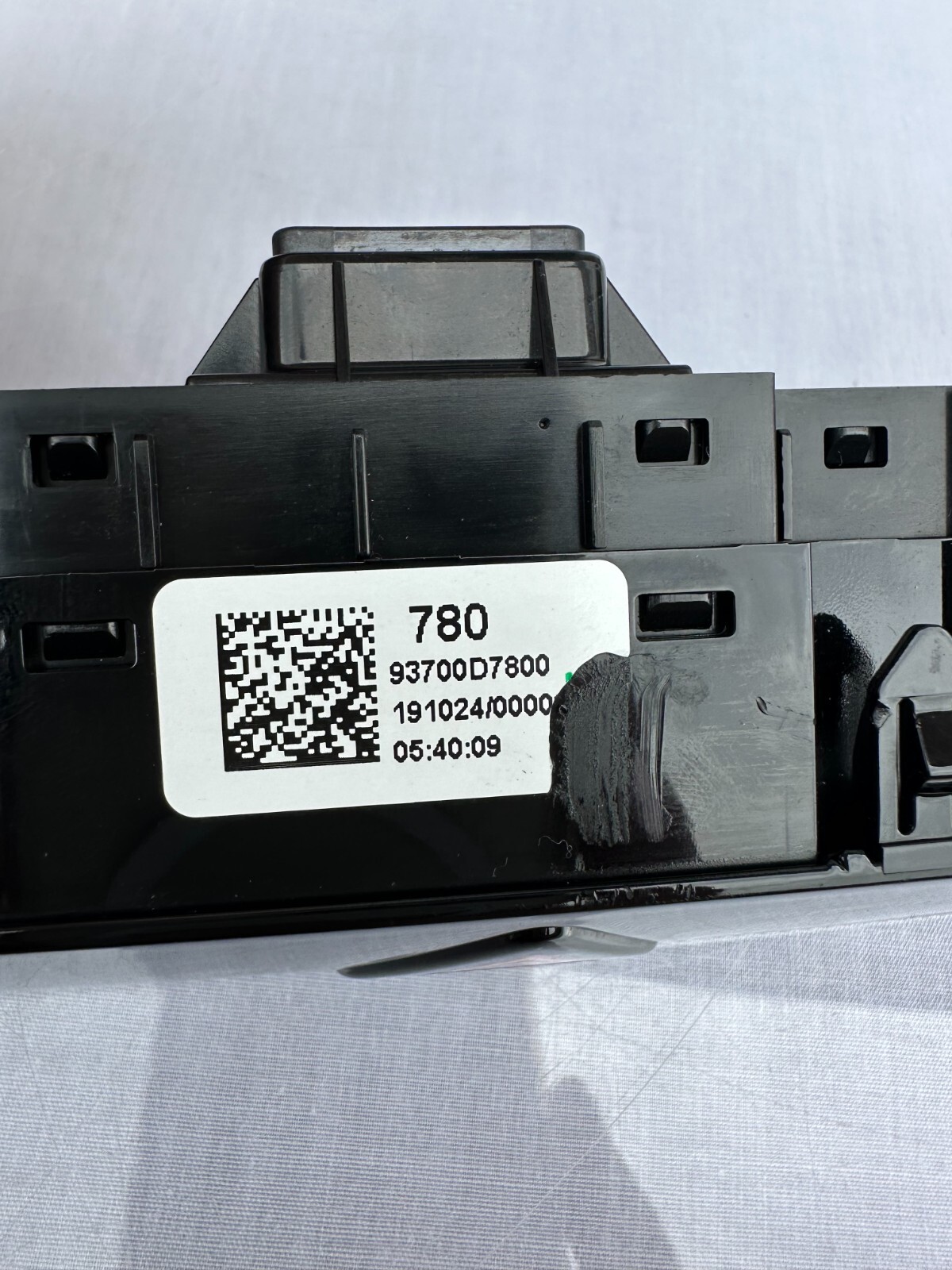 Hyundai Tucson MK2 Hazard Warning Light Passenger Airbag Lights 97250