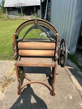 Antique hand crank clothes wringer / Washer GE L BOAG KIRKCALDY no 24  P/U ONLY