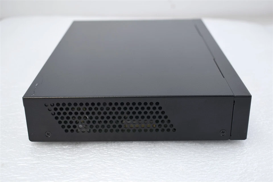 Dispositivo de seguridad de Internet firewall Intel McAfee FW-321 C2 Foto 2 de 4