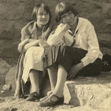 Vintage Snapshot Photo Two Flapper Women Sitting On Stone Steps Bobbed Hair