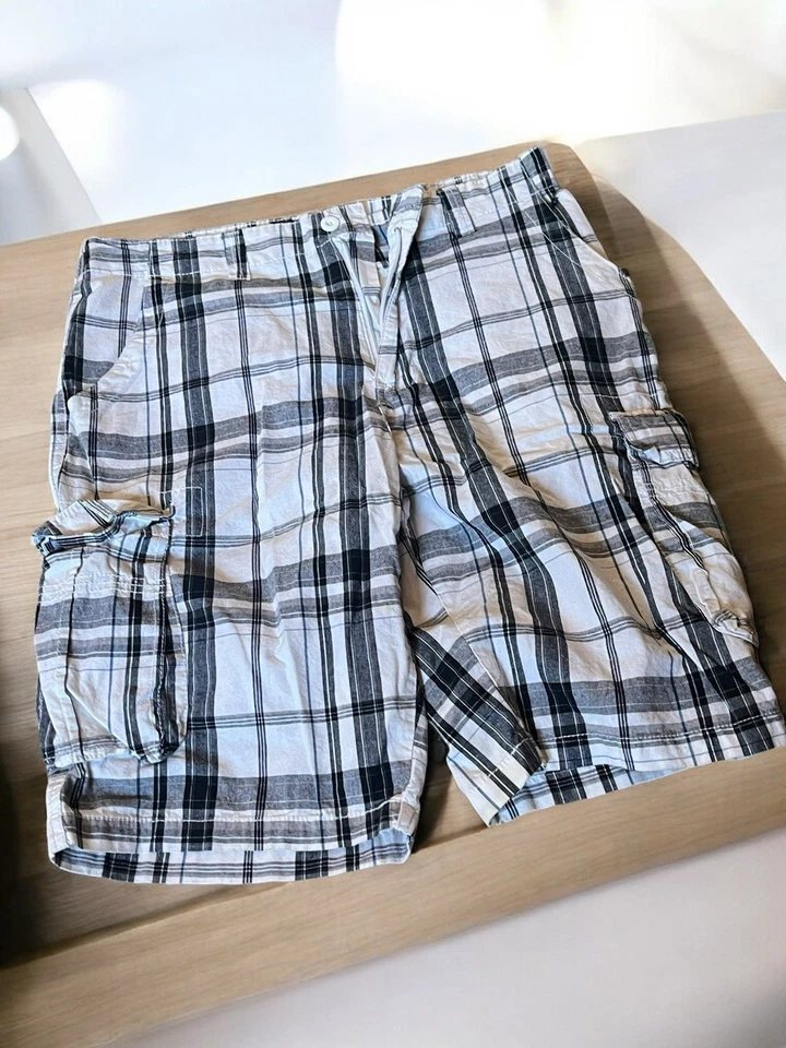 Pantalones Cortos de Carga Beverly Hills Polo Club Para Hombre Talla 32 Gris Negro A Cuadros Informales Foto 4 de 4