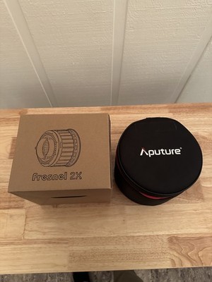 Aputure Fresnel 2X Bowens Mount Lens Modifier   With Case Great condition