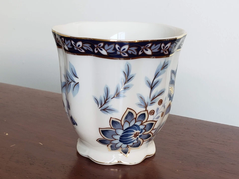Taza floral de porcelana cobalto azul exclusiva ND con hoja de oro sobre marfil Foto 2 de 4