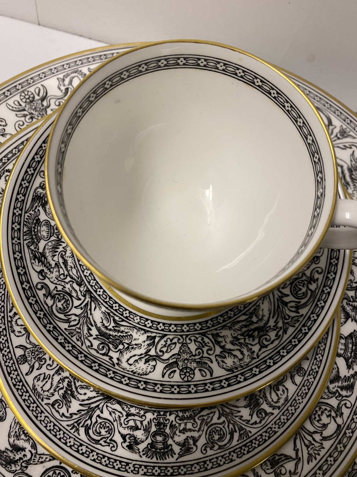 Wedgwood Florentine W4312 Black Dragon 2 Sets 5 Place Settings
