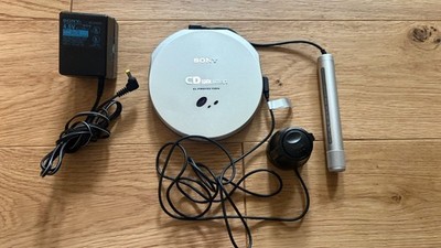 Sony Portable CD Player Walkman D-EJ915 Tested Works