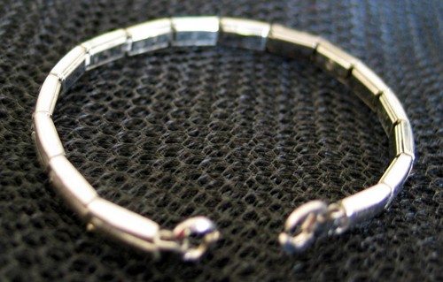 Unique stretch unisex bracelets: peace sign, clear acryiic & faux crystal - Picture 7 of 11