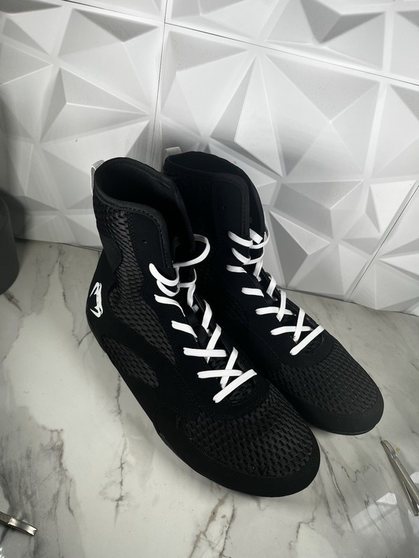 Venum-04958 Boxing Shoes Size 12 Black/White
