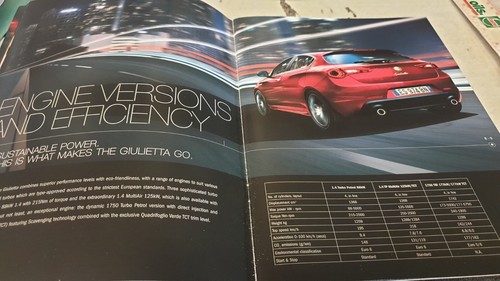 Folleto de ventas australiano Alfa Romeo Giulietta 2014 - Imagen 4 de 8