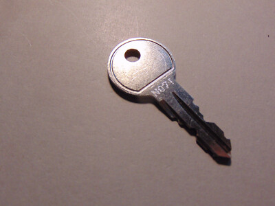 Original Thule Schlüssel N071 Ersatzschlüssel Heckträger Dachboxen Dachträger