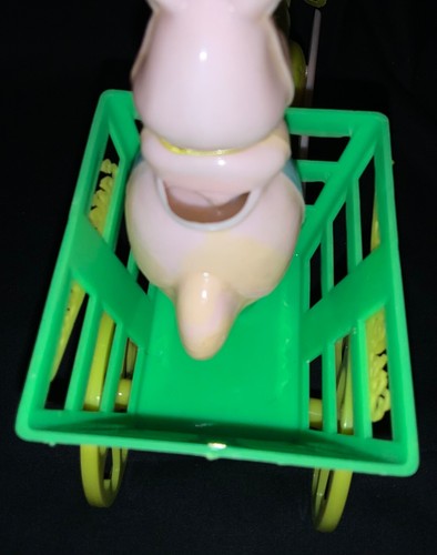 VINTAGE ROSBRO PLASTIC EASTER TOY - ROOSTER PULLING ‘EASTER EXPRESS’ & BUNNY - Picture 8 of 10