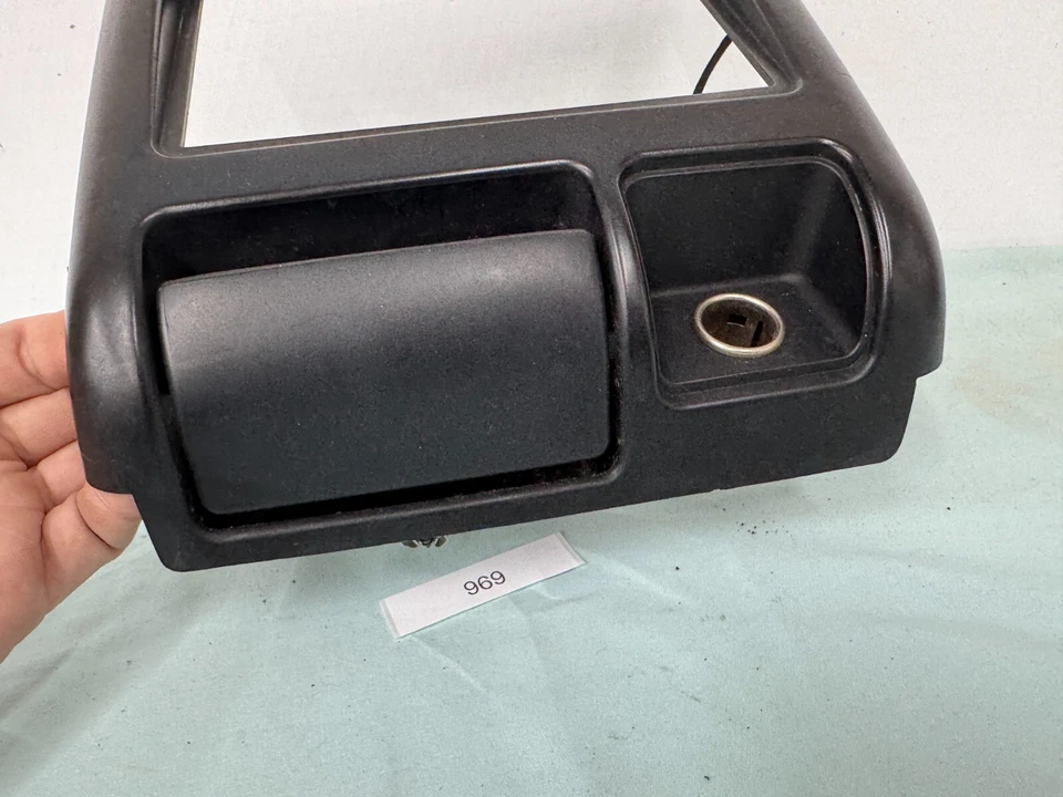 Isuzu Rodeo Radio Borde Bisel 1998-2002 con Bandeja de Cenizas y Encendedor de Cigarrillos Foto 2 de 4