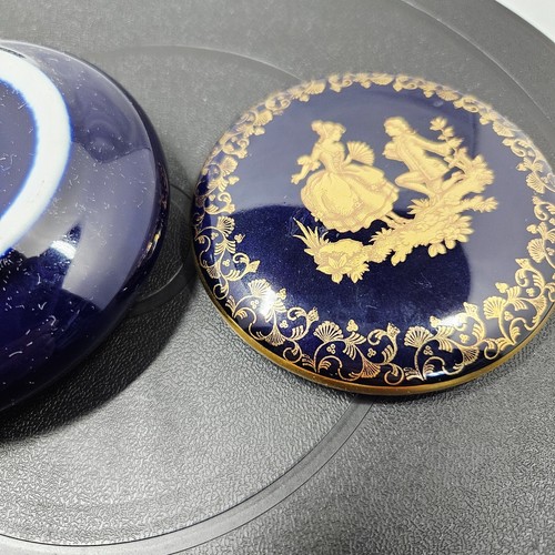 Vintage French Limoges Trinket Box Porcelin Cobalt Blue Provincial Couple - Picture 6 of 6