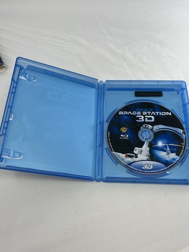 IMAX: Space Station 3D (2010 Blu-ray) Not Rated NASA Narrated by Tom Cruise 2002 - Picture 3 of 4