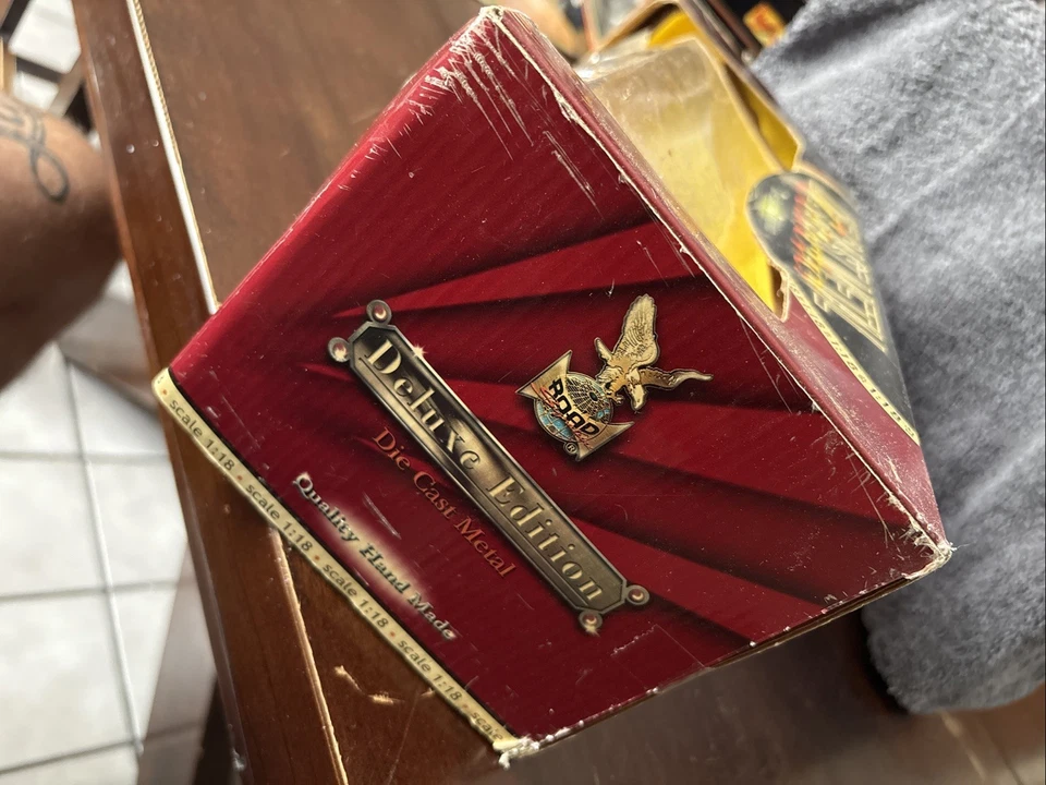 Road Signature Deluxe Edition 1999 Shelby Series 1 0range Diecast 1:18 Scale - Image 4 of 4