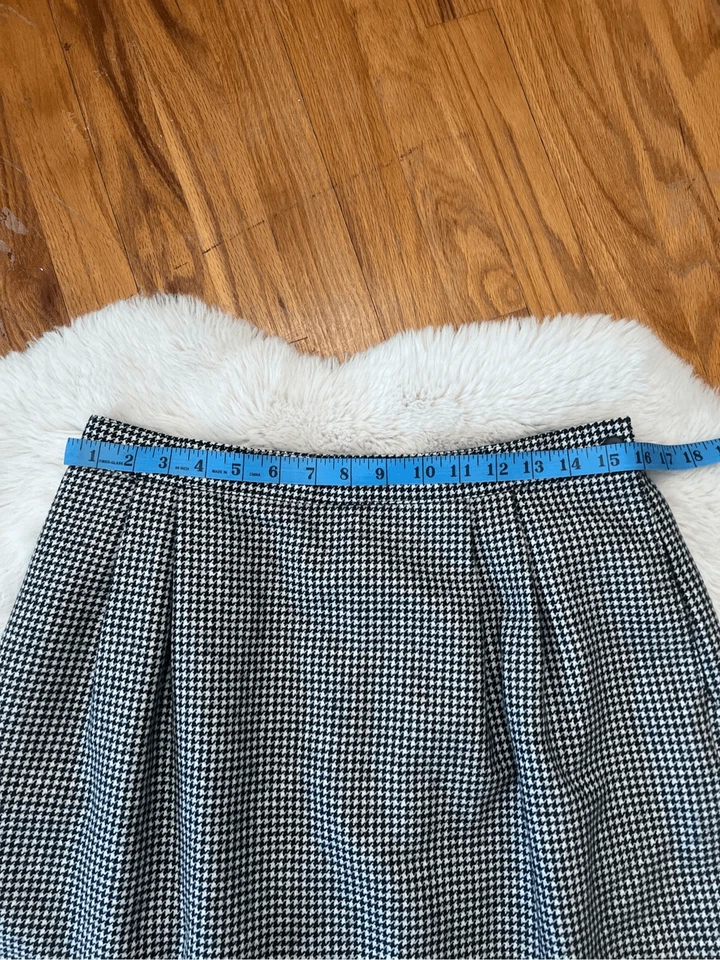 Falda midi vintage años 80 Leslie Fay mezcla de lana pata de gallo negra/blanca Foto 4 de 4