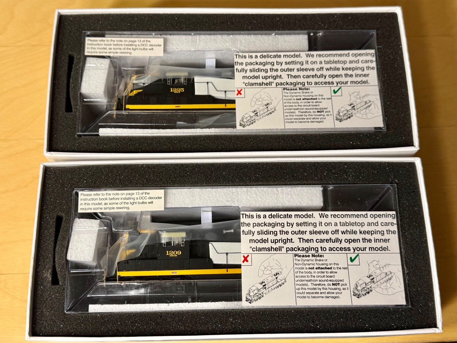 Two Athearn Genesis Erie GP-7 AHTG62572 & AHTG62574