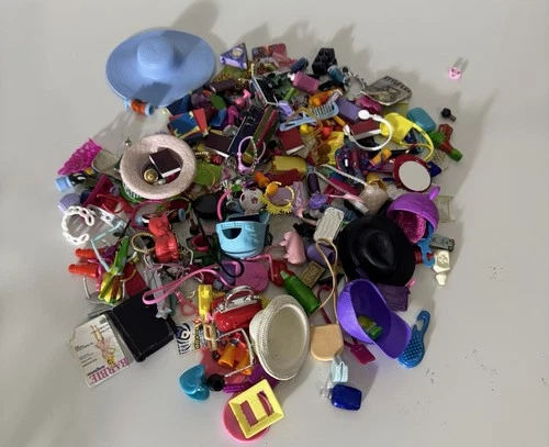 VINTAGE BARBIE DOLL ACCESSORIES LOT