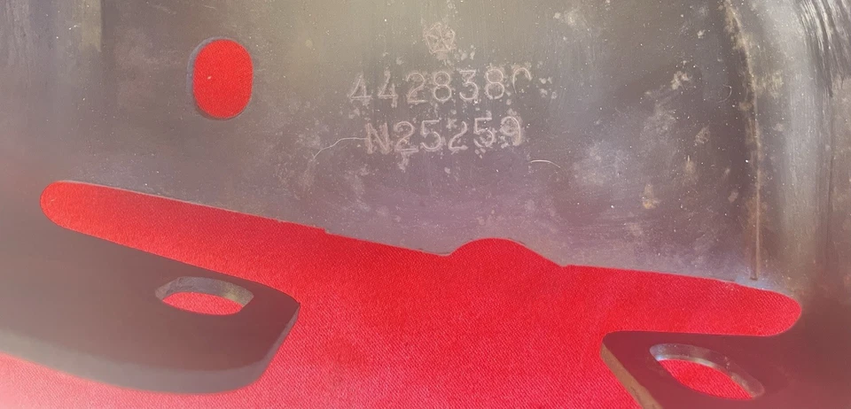 Soportes de parachoques delanteros originales OEM 1988-93 D150 D250 D350 Ramcharger Foto 2 de 4