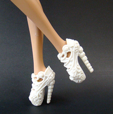 Ever After High Doll Apple White Royally Ever After White Shoes