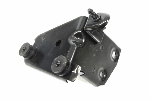 VW T-ROC A11 1.5 TSI 2021 RHD ABS Pumpenhalter Halterung 5Q2614235E 13959982