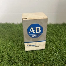 Allen-Bradley Bulletin 800T Push Button Type 4, 13 Flush Head Black 800T-A6D1