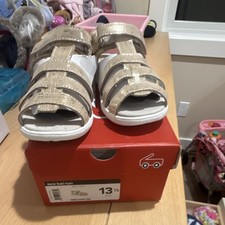See Kai Run Girls' Gold Glitter Fisherman Sandals Hook  Loop US 13.5 EU 31