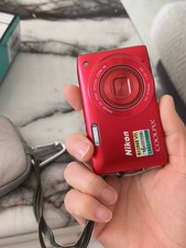 NIKON COOLPIX S3300 16.0MP Compact Digital Camera 6x Optical Zoom Red 90 New