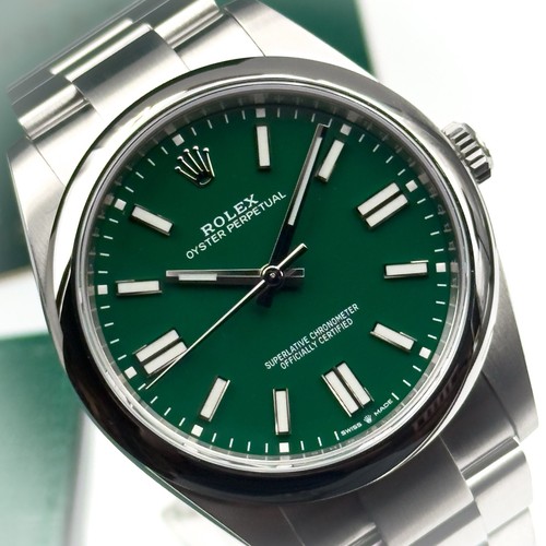 Rolex Oyster Perpetual 41mm 124300 Green Dial Stainless Steel Complete Full Set