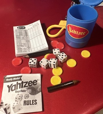 Retro  Vtg 1978 Mini Yahtzee Game W/Pieces Backpack Clip Only 1.5 