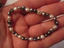 MULTI COLOR PEARL BRACELET - EXPANDABLE TO 7" LONG - TUB BBA-10