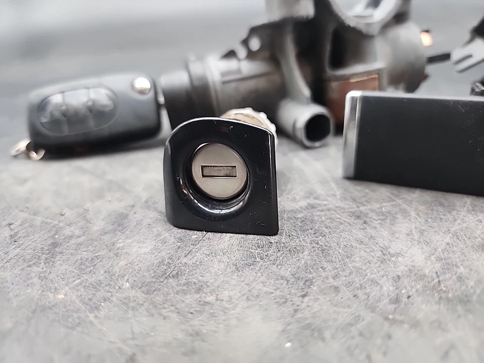 Juego de llaves de cerradura de maletero AUDI S4 B6 2004-2005 Q7-410 Foto 3 de 4