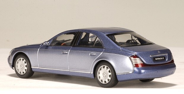 yyyyy様取置き専用　AUTOart 1/18 MAYBACH 62 RARE 1/18 AUTOart MAYBACH 62 LWB (NAYARIT SILVER / COTED